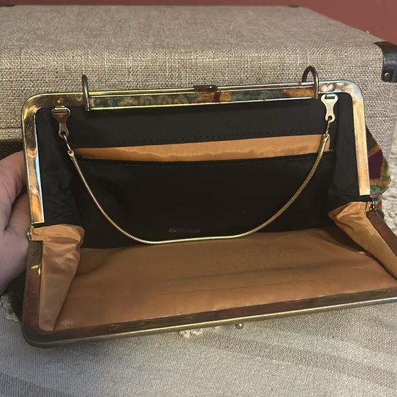 Vintagee Velvet Handbag - Picture 2 of 2